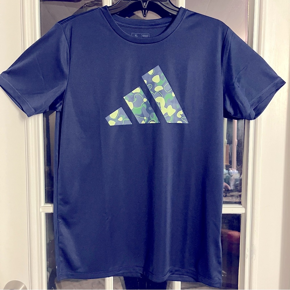 ❤️3 for $15❤️ Adidas Boy’s Quick Dry Tee Shirt (Size XL)